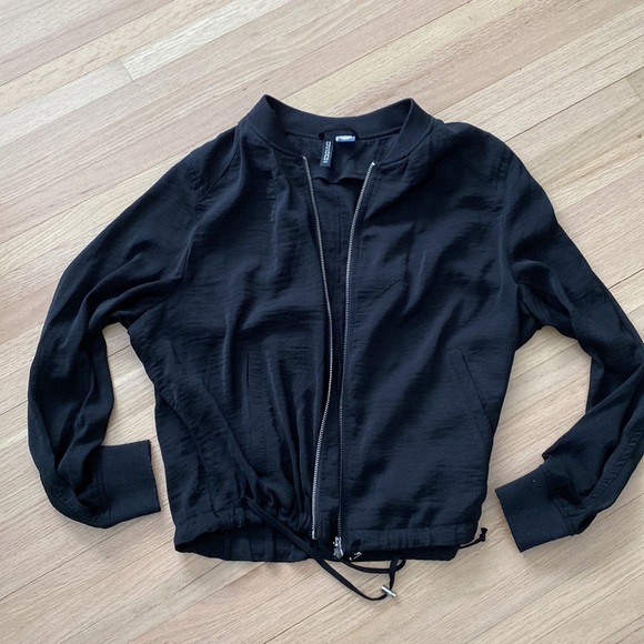 H&M Divided Lightweight Bomber Jacket - Picture 6 of 7